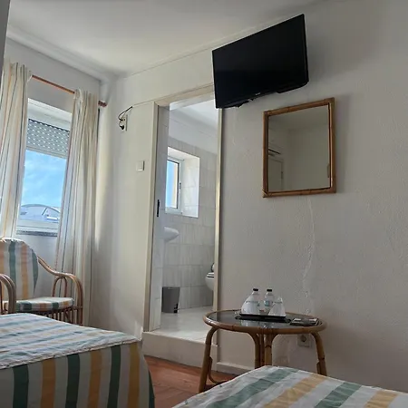 Bed & Breakfast Residencial Almir Estarreja