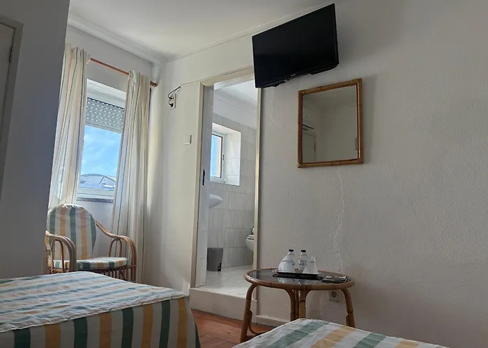 Bed & Breakfast Residencial Almir Estarreja